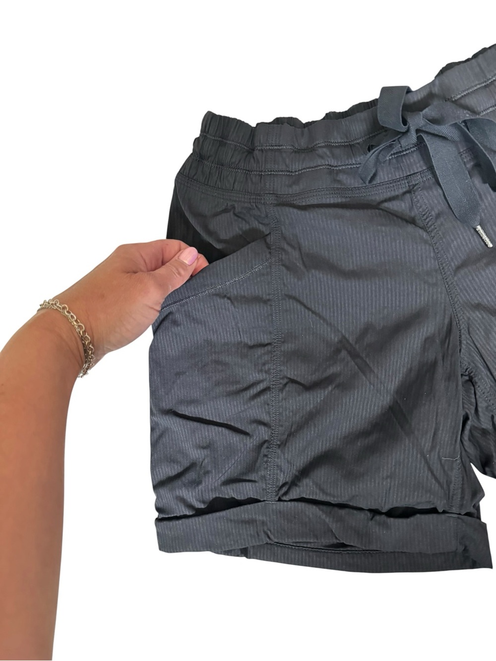 Lululemon Black Drawstring Run Shorts Size 6 Lightweight Athleisure F35 - Picture 3 of 6
